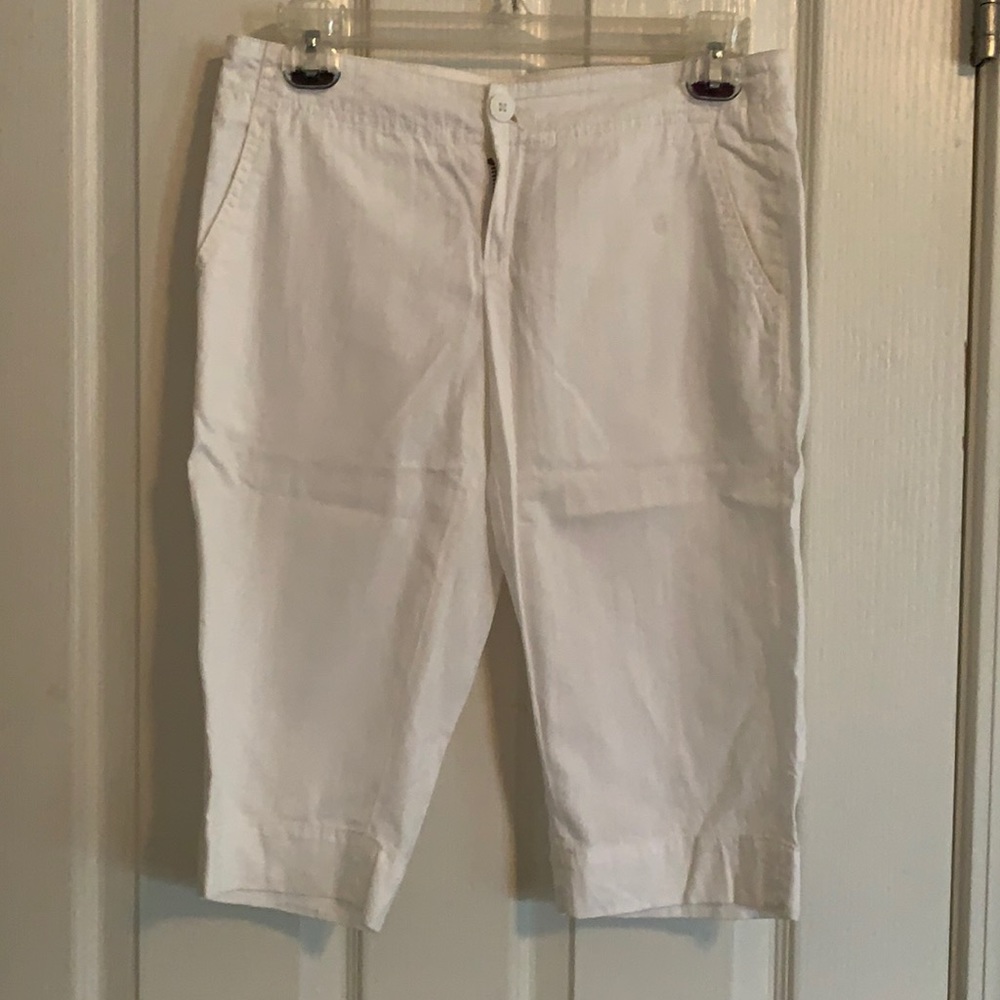 American Rag Woman’s White Walking Shorts